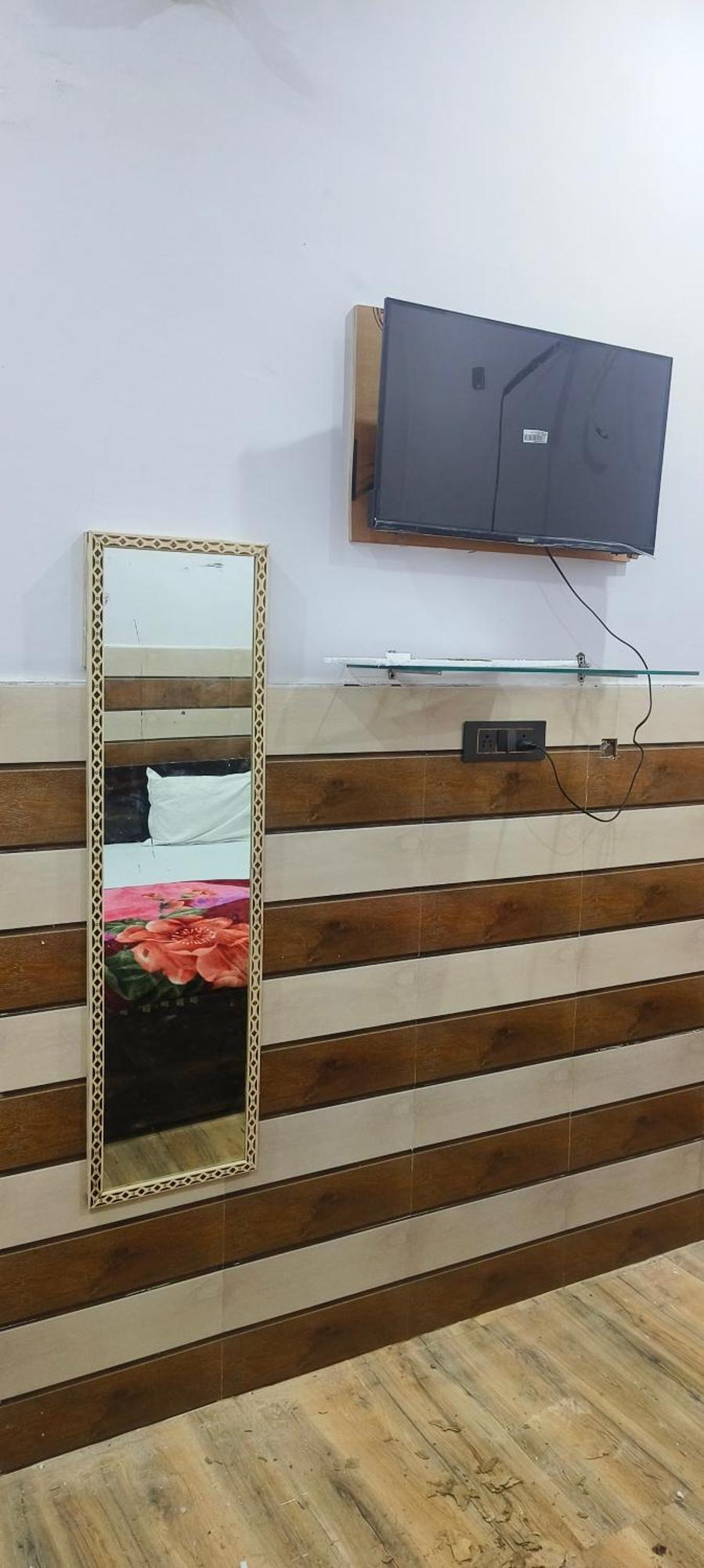 K.d.dham Near Prem Mandir1 Guest house Vrindavan