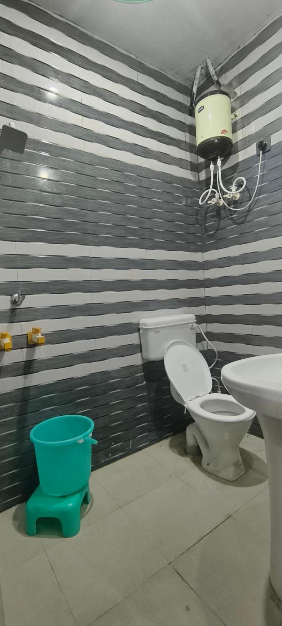 Guest house K.d.dham Near Prem Mandir1