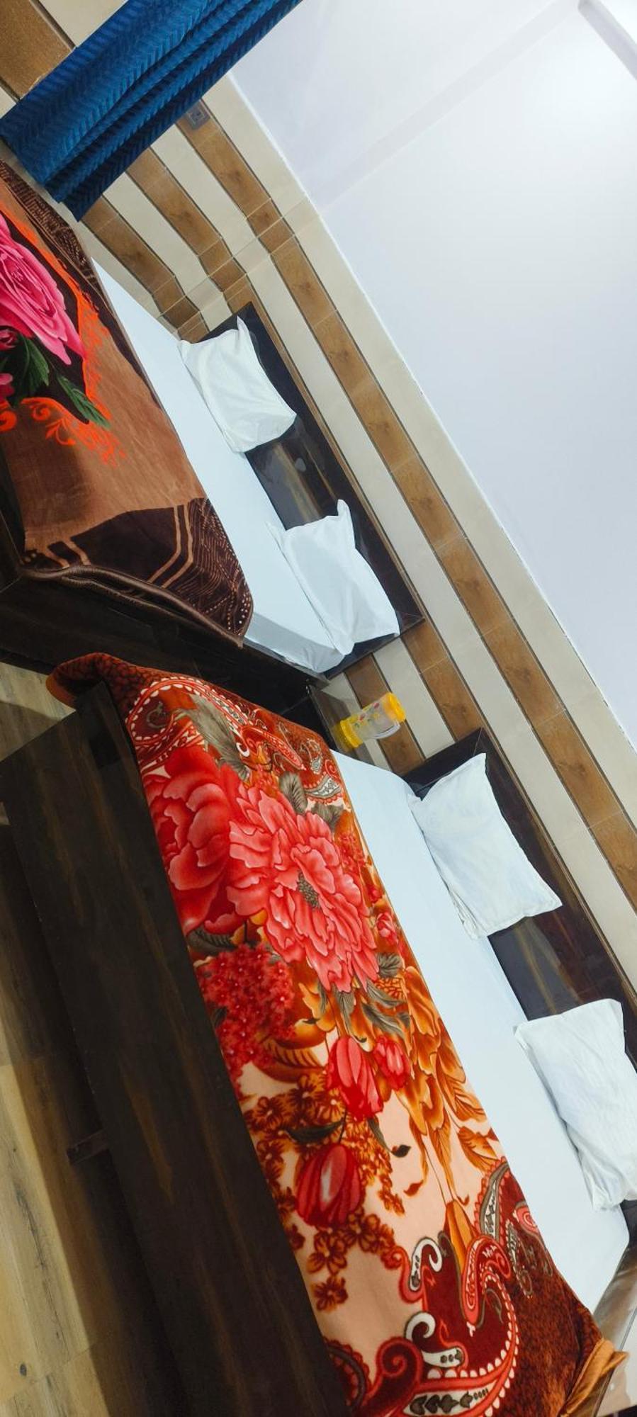 Guest house K.d.dham Near Prem Mandir1 *